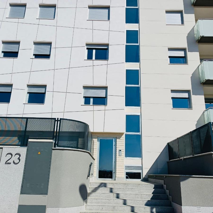Precioso Piso Monzon Terraza, Parking,Piscina,Zona De Juegos Apartman Kültér fotó