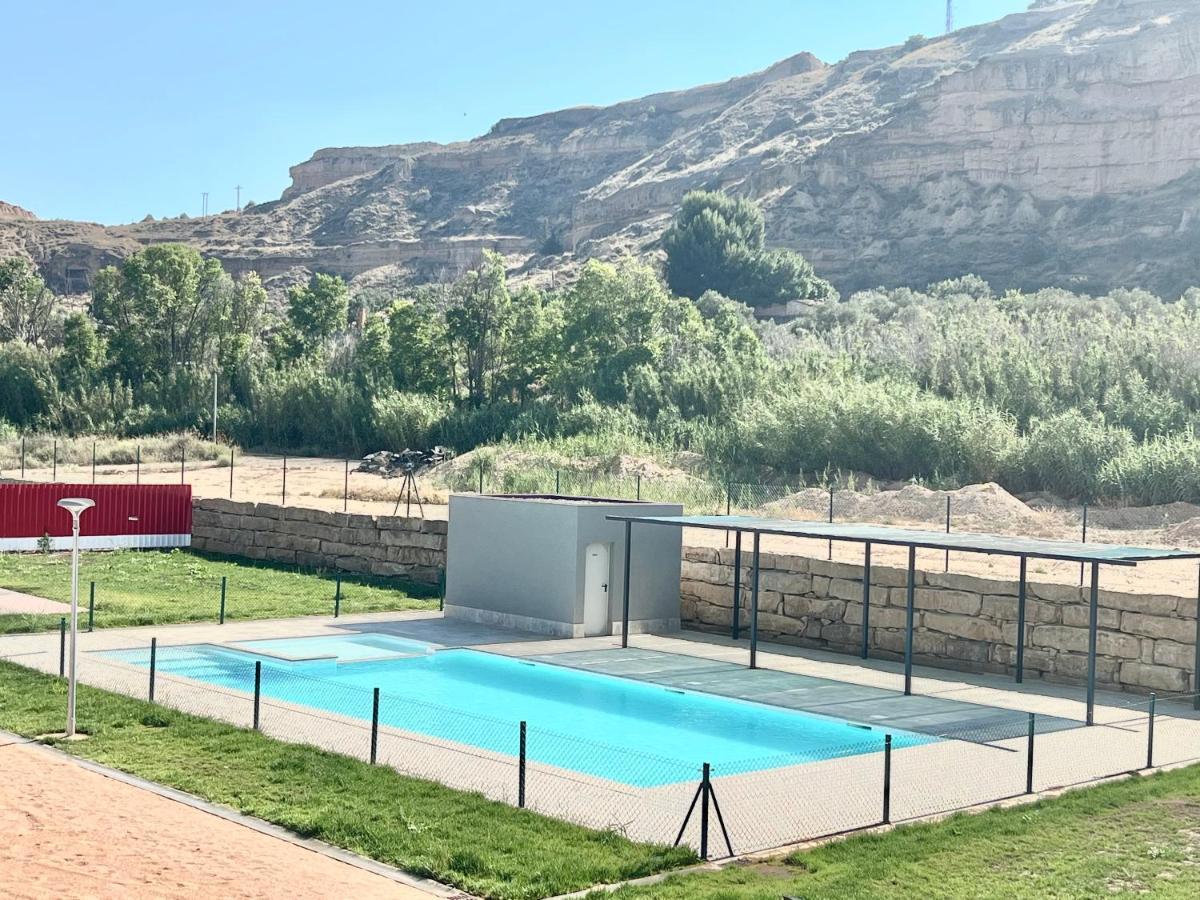 Precioso Piso Monzon Terraza, Parking,Piscina,Zona De Juegos Apartman Kültér fotó